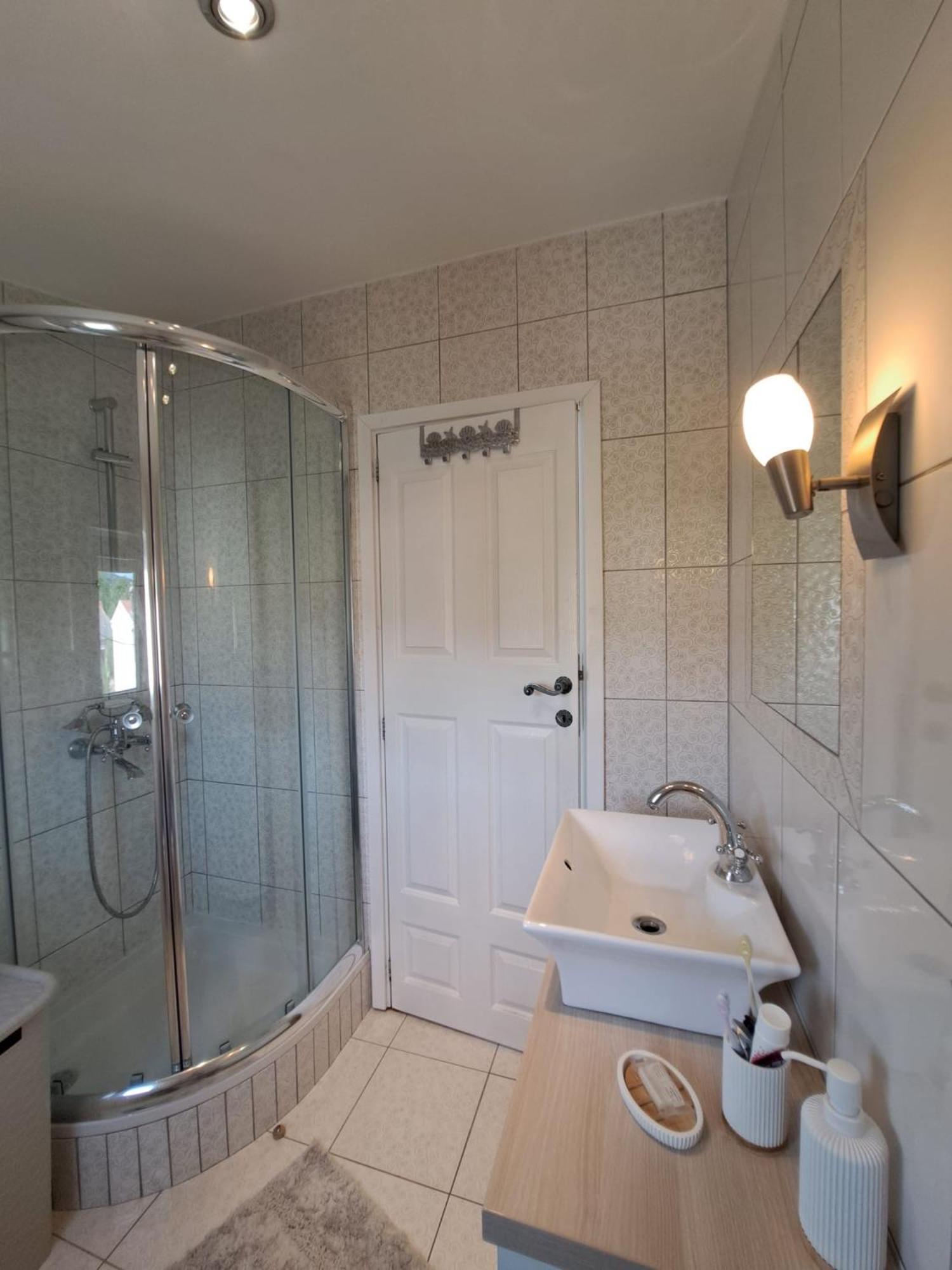 Apartman Lucia Posedarje Ngoại thất bức ảnh