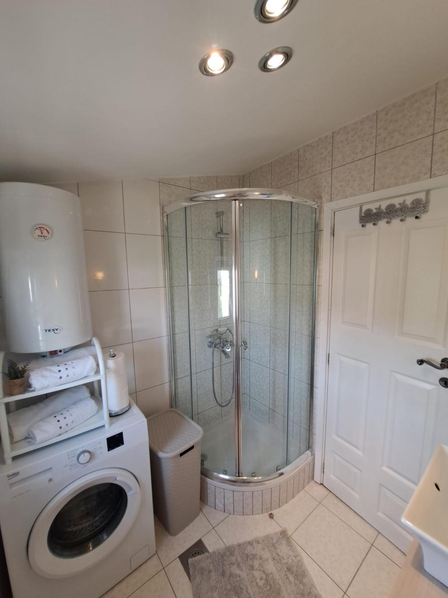 Apartman Lucia Posedarje Ngoại thất bức ảnh