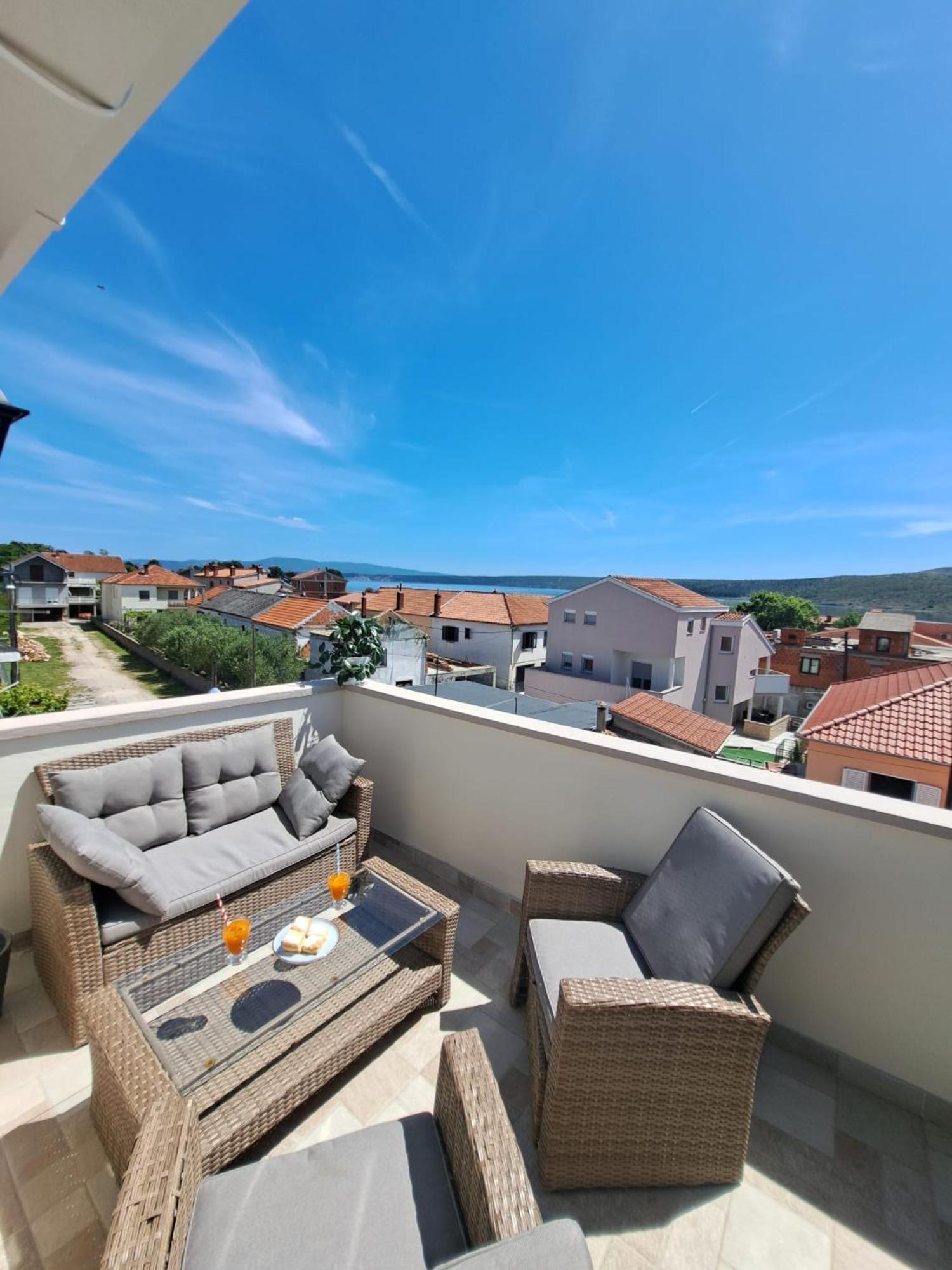 Apartman Lucia Posedarje Ngoại thất bức ảnh